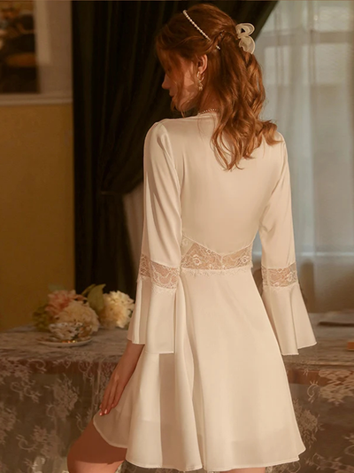 Chemise de Nuit en Dentelle Ouverte