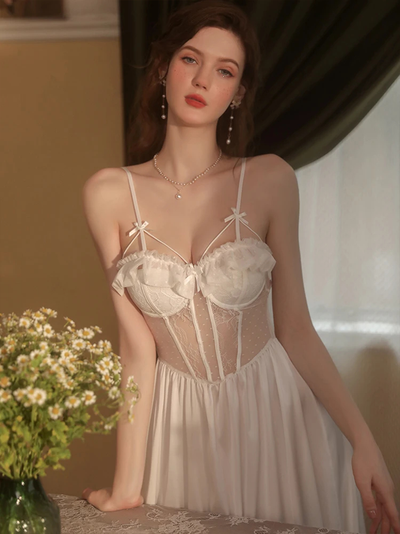 Nuisette Longue en Dentelle avec Corset
