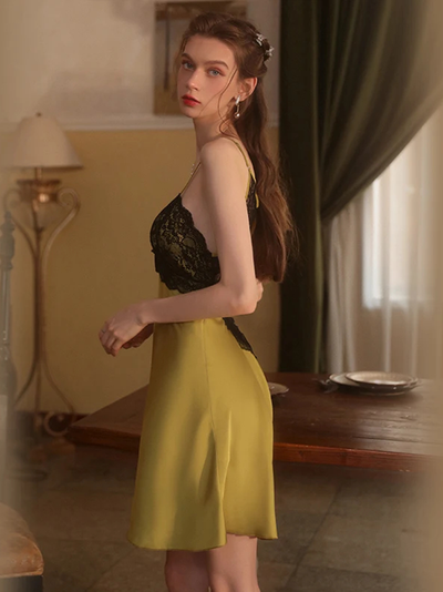 Douce Nuisette en Dentelle
